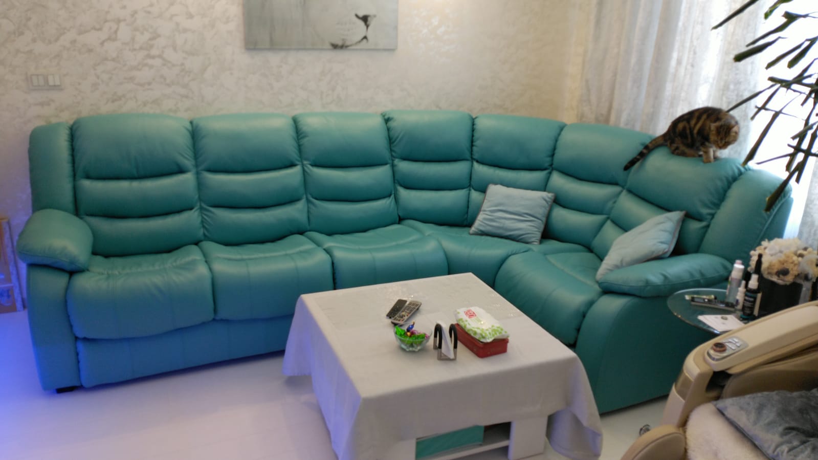 Перетяжка дивана на дому. Североуральск