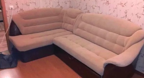 Перетяжка углового дивана. Североуральск